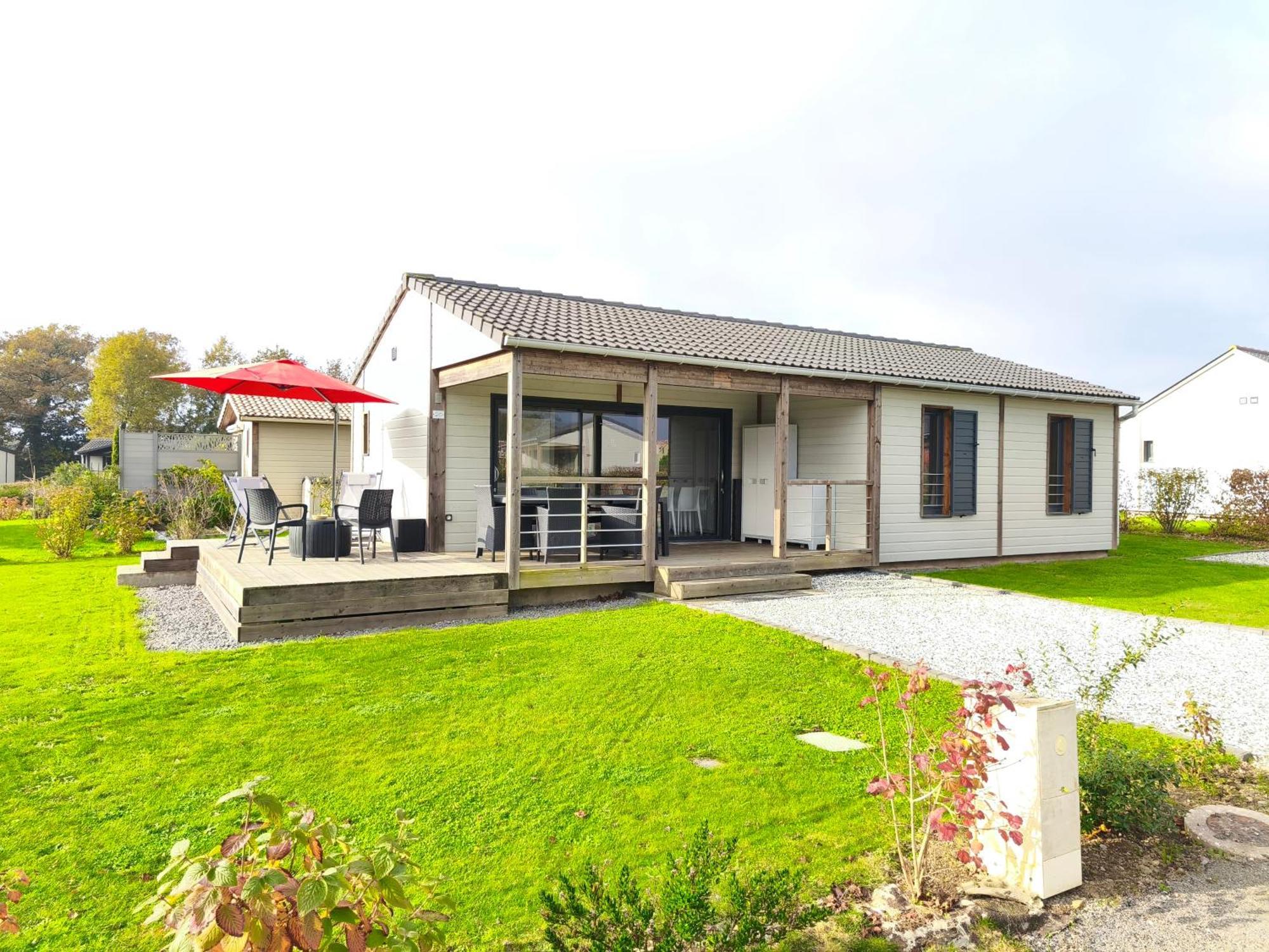 Chalet 3 Chambres Dans Un Domaine Prive Avec Piscine Chauffee Et City Park Marzan Exterior photo